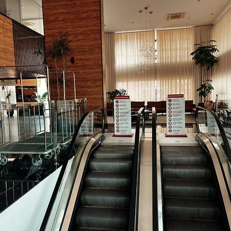Trade Hotel Жуис-ди-Фора Экстерьер фото