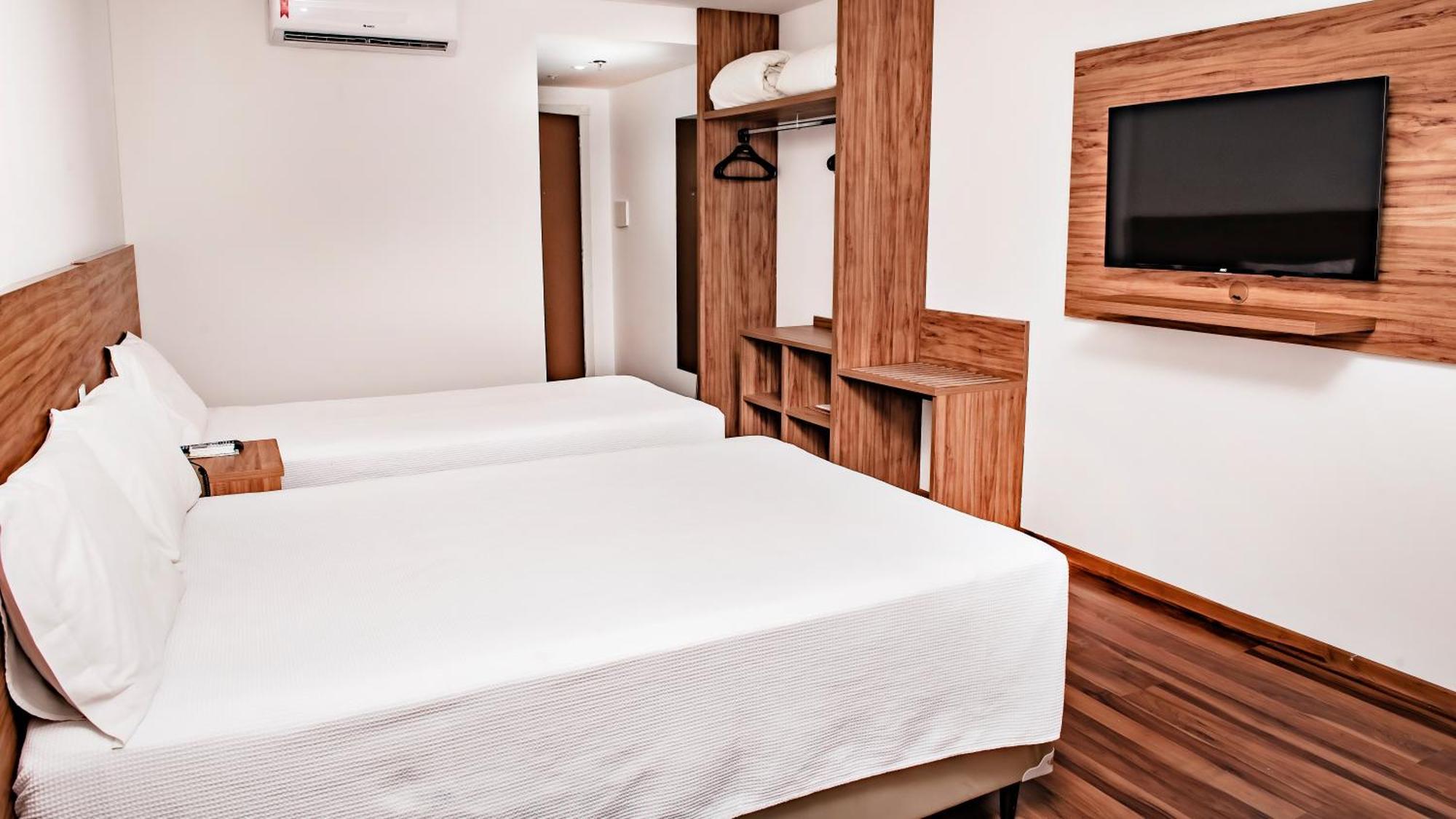 Trade Hotel Жуис-ди-Фора Экстерьер фото