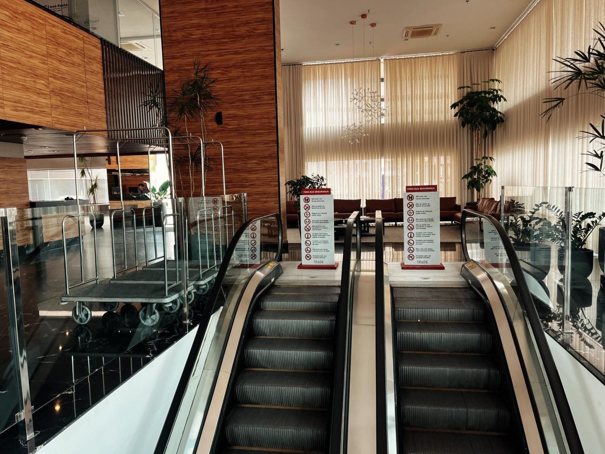 Trade Hotel Жуис-ди-Фора Экстерьер фото