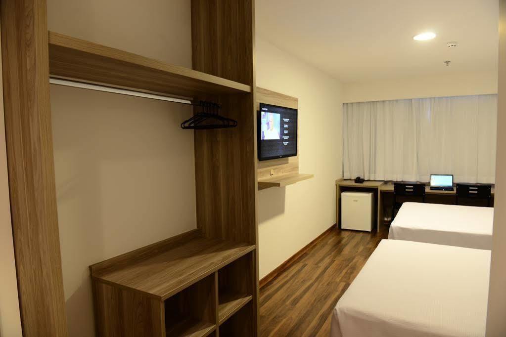 Trade Hotel Жуис-ди-Фора Экстерьер фото
