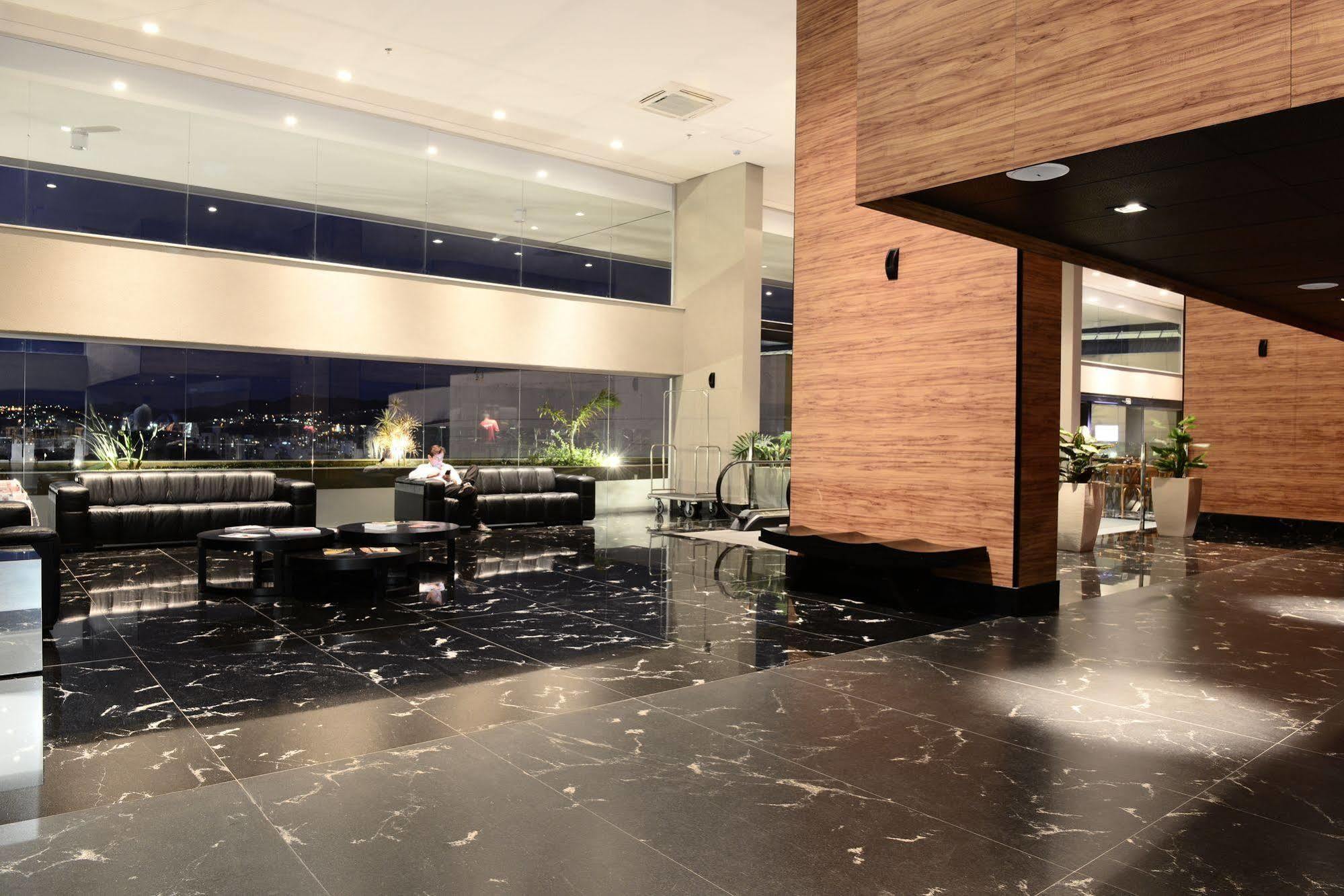 Trade Hotel Жуис-ди-Фора Экстерьер фото