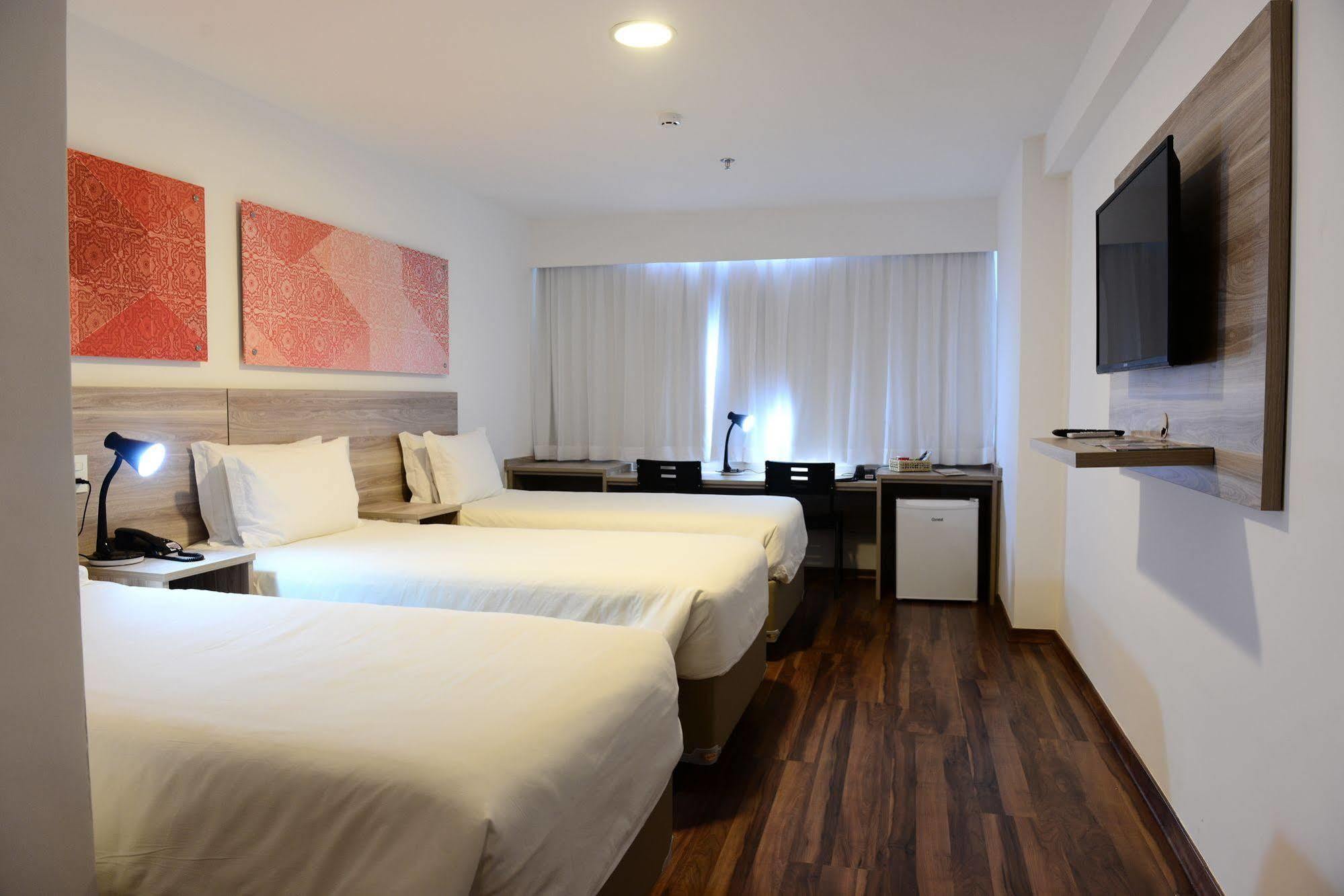 Trade Hotel Жуис-ди-Фора Экстерьер фото