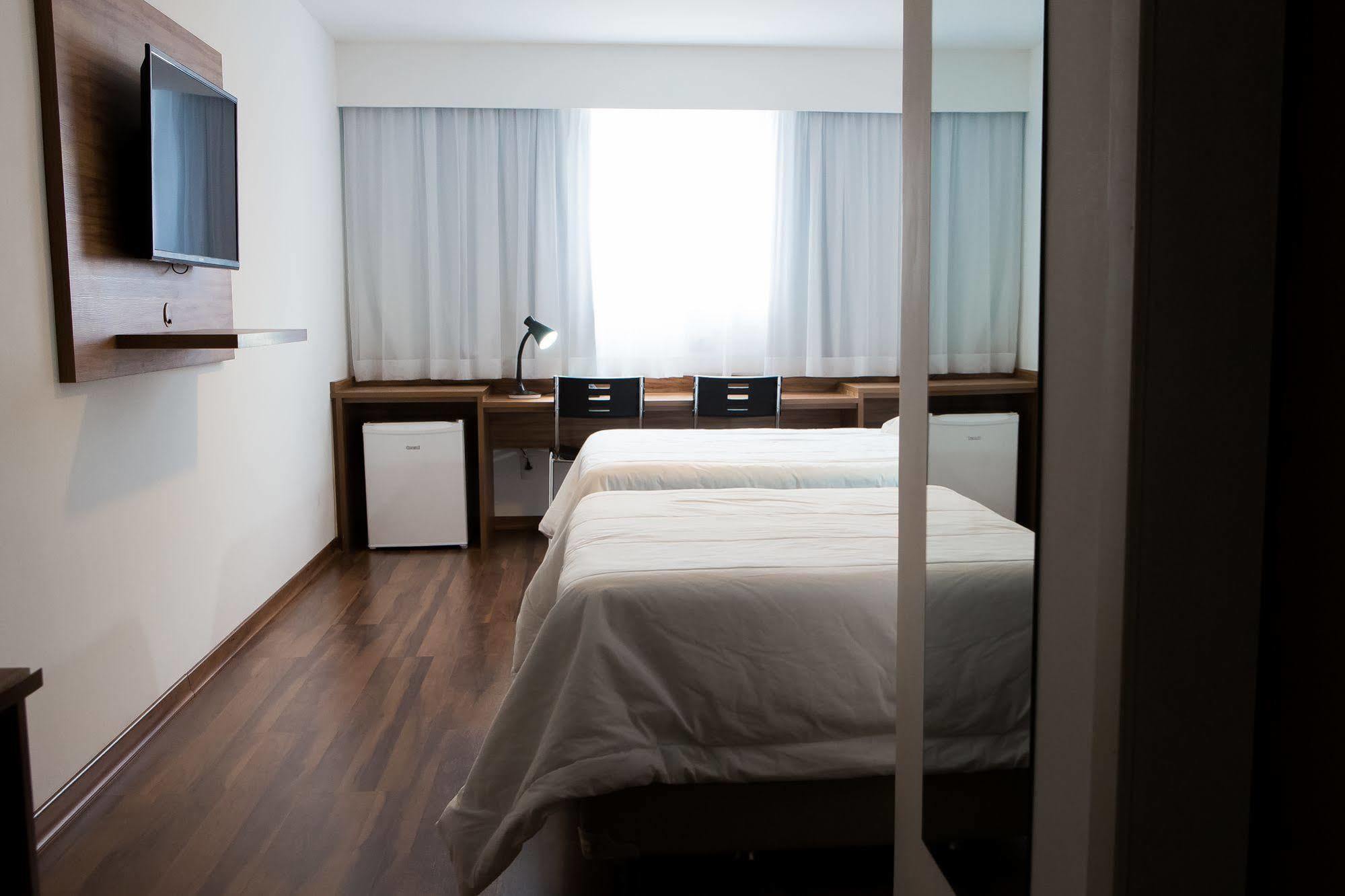 Trade Hotel Жуис-ди-Фора Экстерьер фото