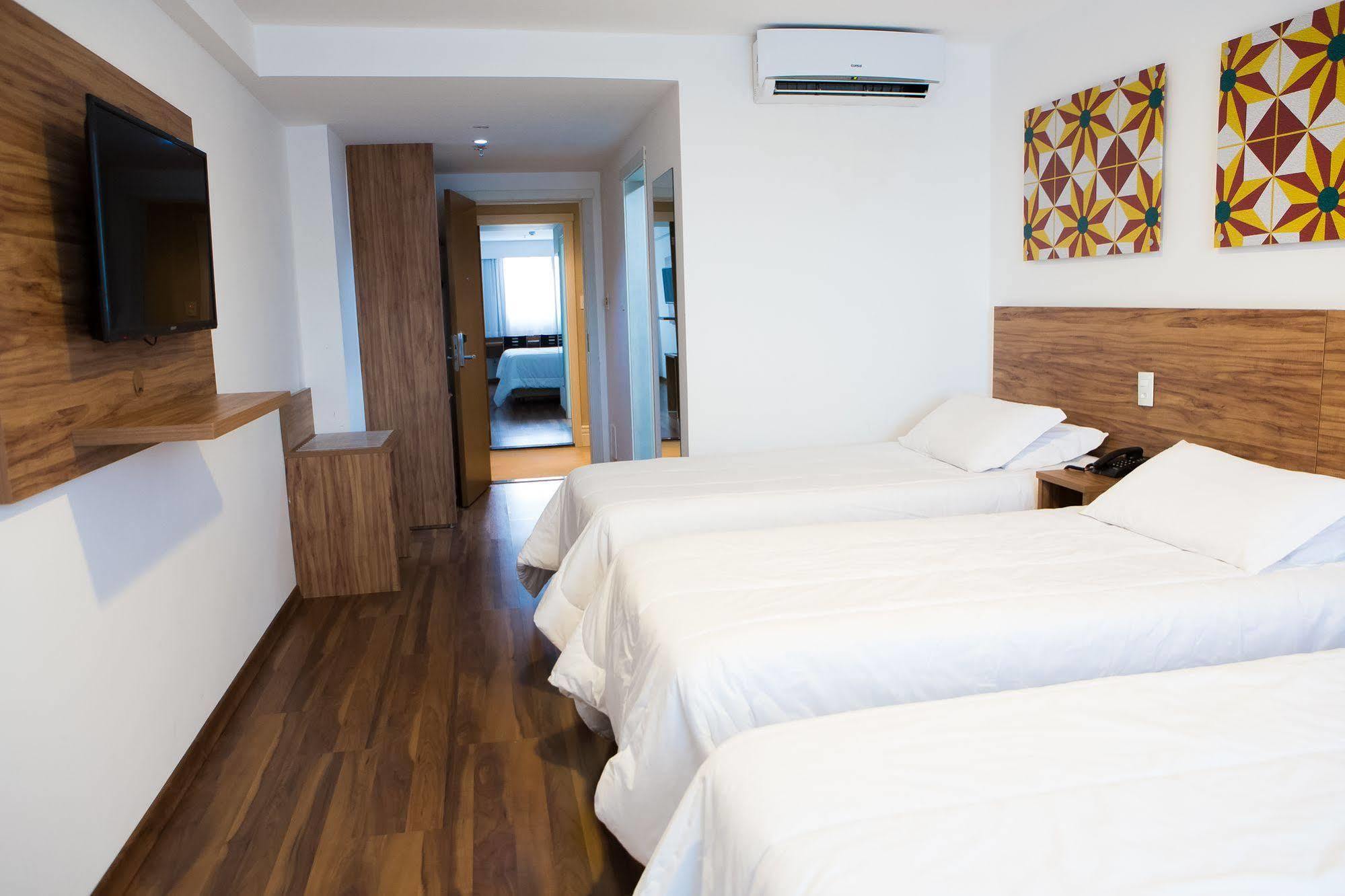 Trade Hotel Жуис-ди-Фора Экстерьер фото